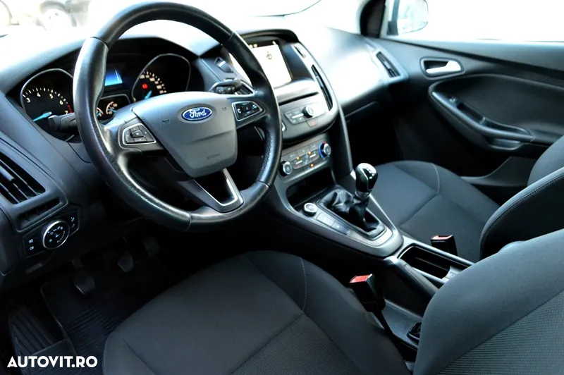 Ford Focus 1.0 EcoBoost Connected - 11