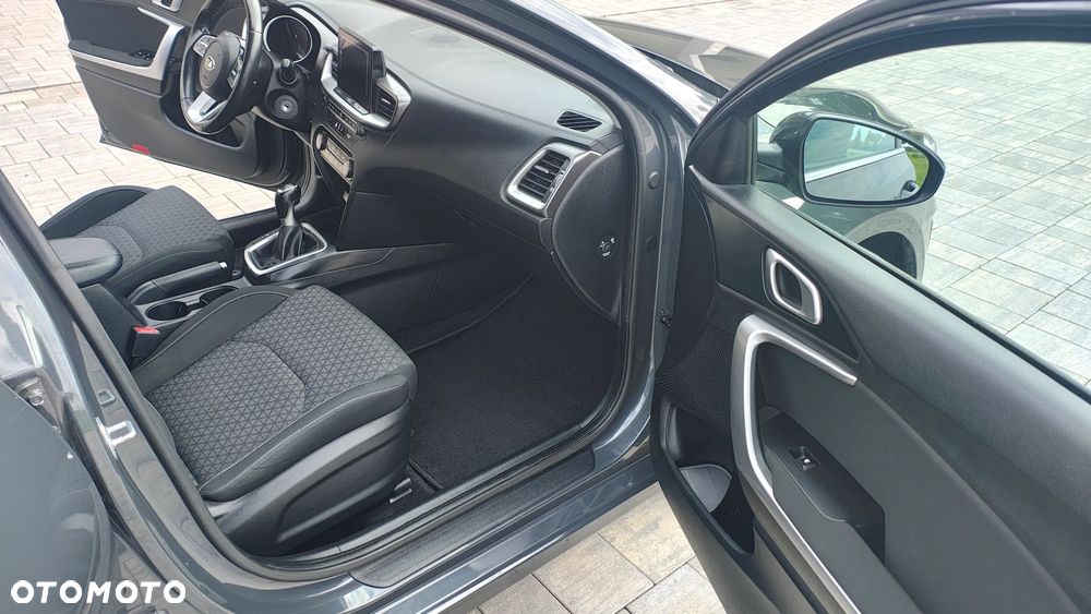 Kia Ceed 1.4 L - 21