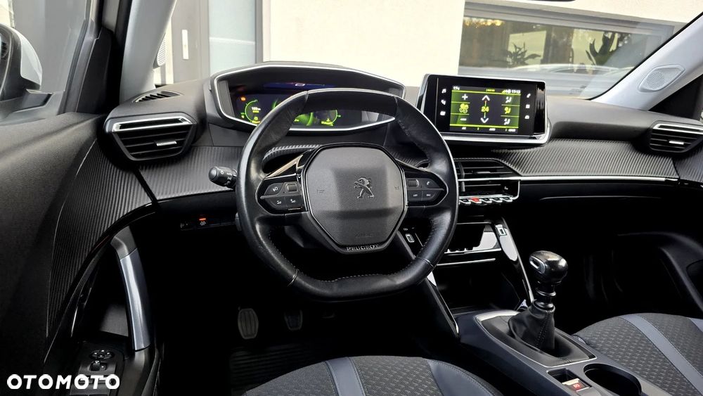 Peugeot 2008 1.2 PureTech Allure Pack S&S - 24