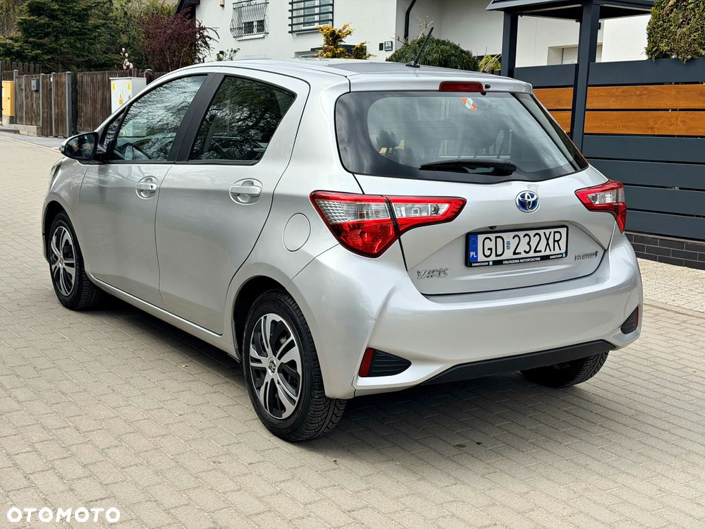 Toyota Yaris Hybrid 100 Sol - 7