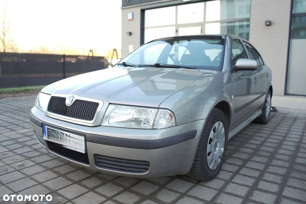 Skoda Octavia 1.6 Tour - 2