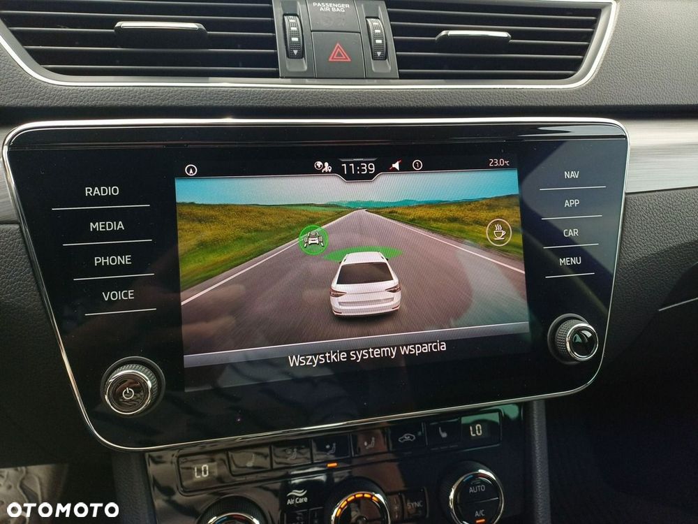 Skoda Superb 2.0 TDI SCR Style DSG - 23
