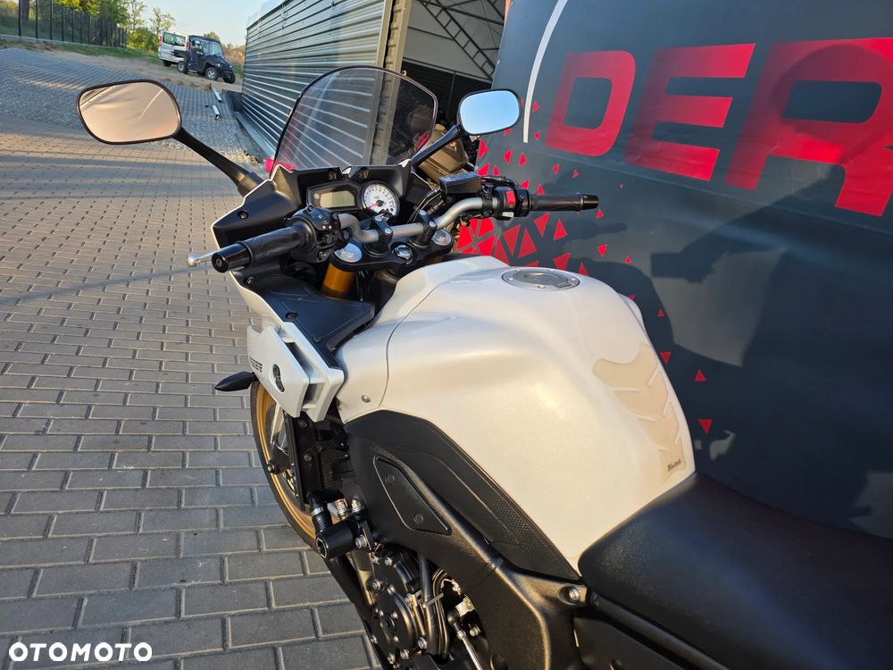 Yamaha FZ8 - 24