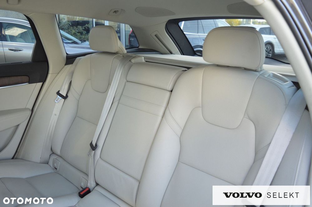 Volvo V90 Cross Country - 22