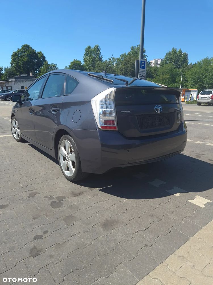 Toyota Prius 1.8 HSD Prestige - 10