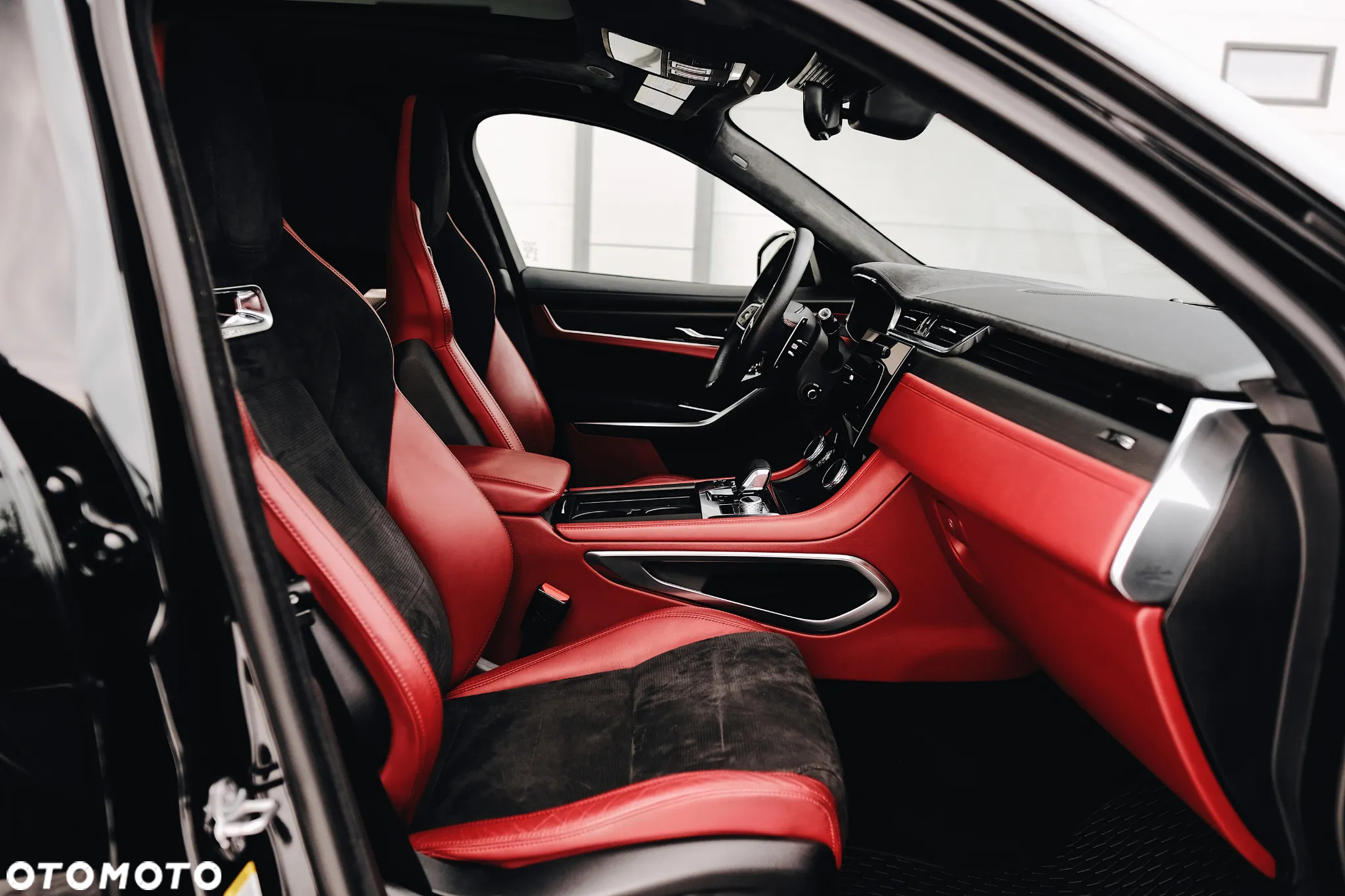 Jaguar F-Pace 5.0 V8 P550 AWD SVR - 5