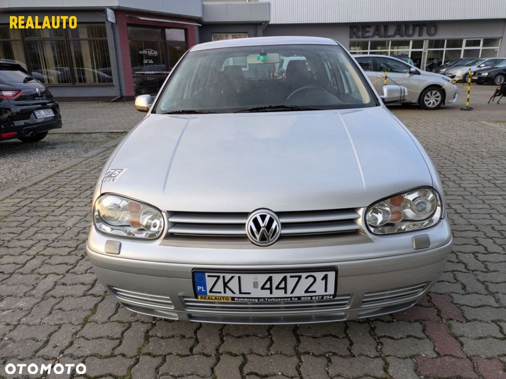 Volkswagen Golf - 6