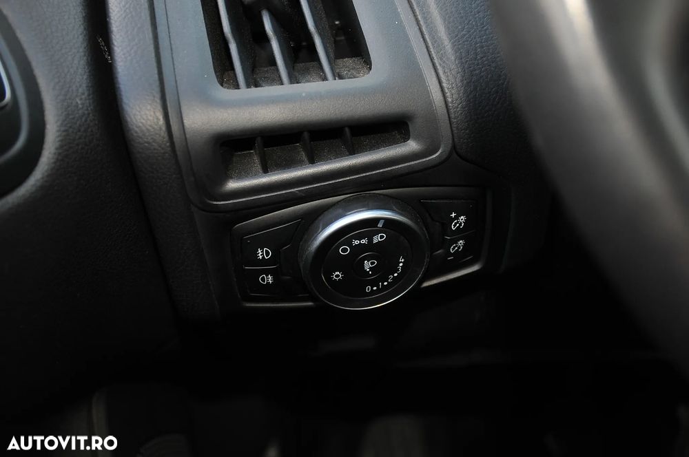 Ford Focus 1.0 EcoBoost Titanium - 19