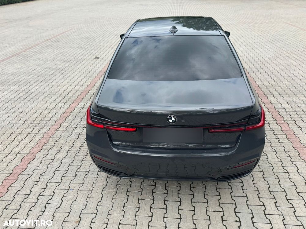 BMW Seria 7 745e - 11