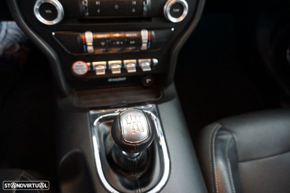 Ford Mustang 2.3i EcoBoost - 21