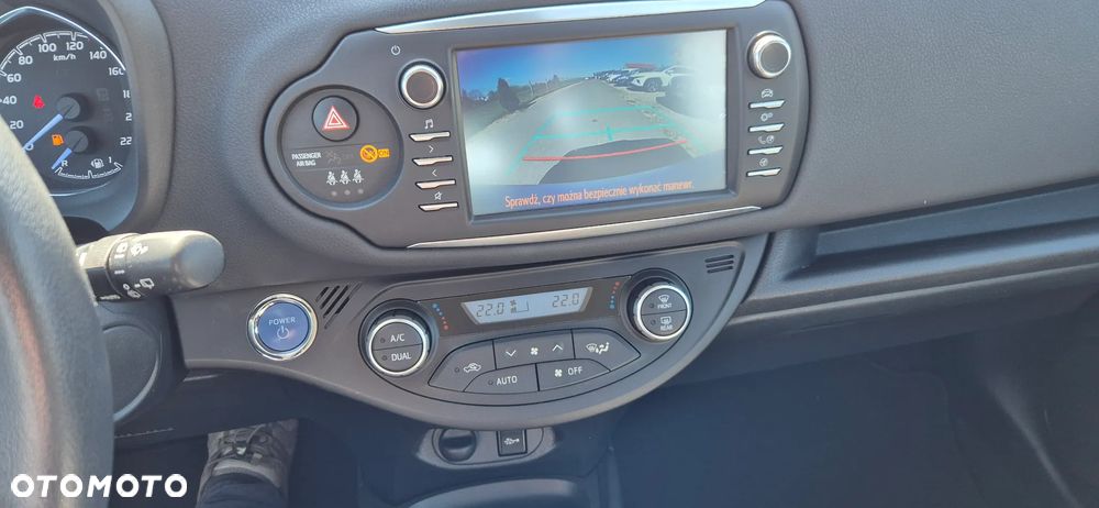 Toyota Yaris Hybrid 100 Active - 14