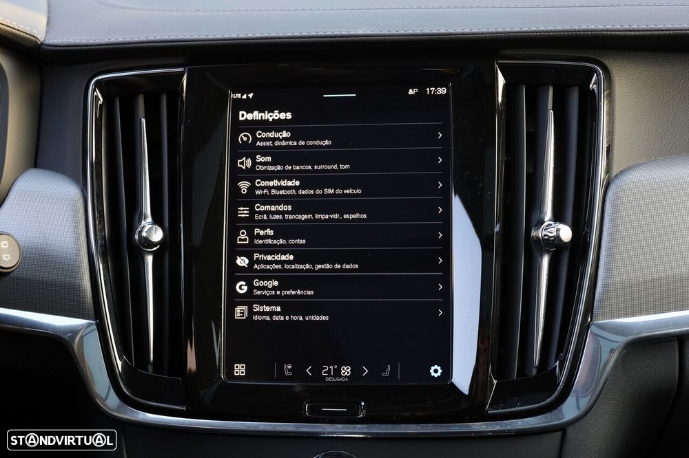 Volvo V90 2.0 T6 PHEV Plus Dark AWD - 32