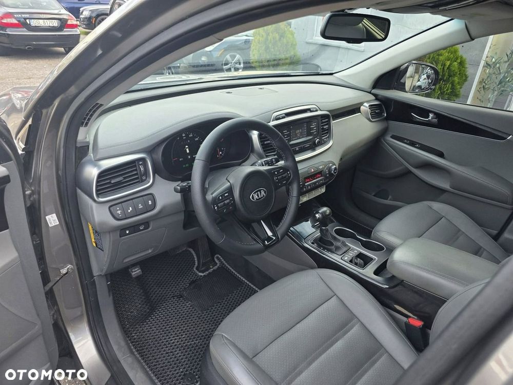 Kia Sorento - 8