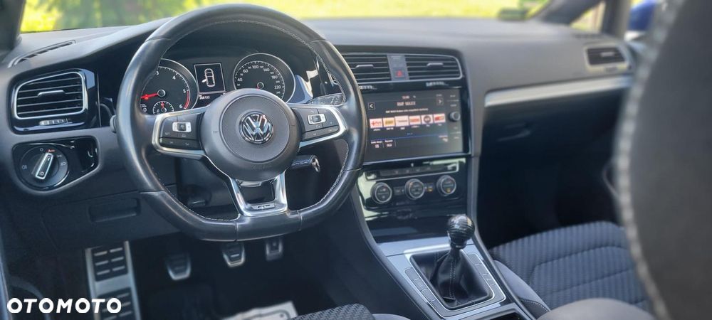 Volkswagen Golf - 35