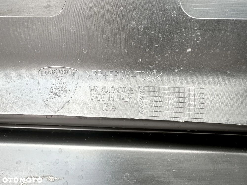 Zderzak Tylny Lamborghini URUS, kompletny - tył - 20