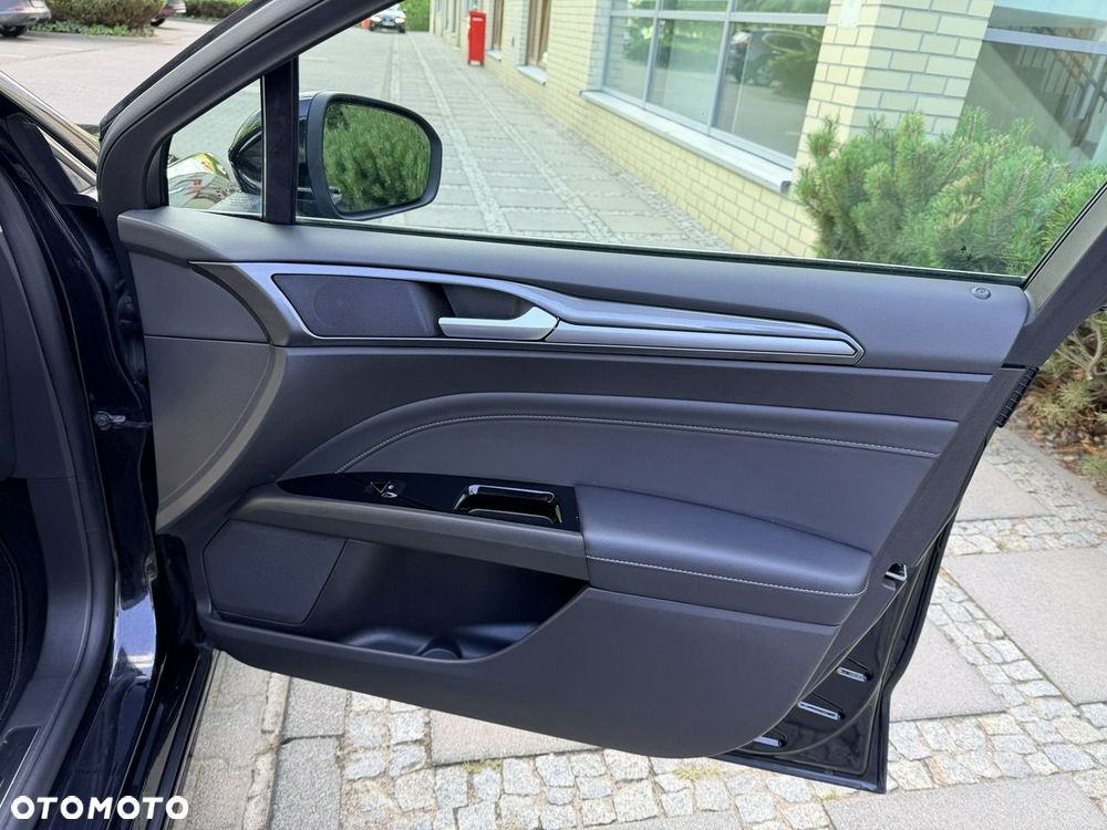 Ford Mondeo - 25