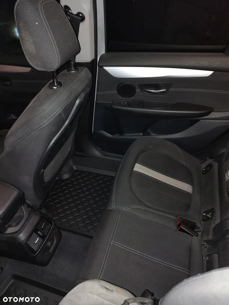 BMW Seria 2 220d Advantage - 11