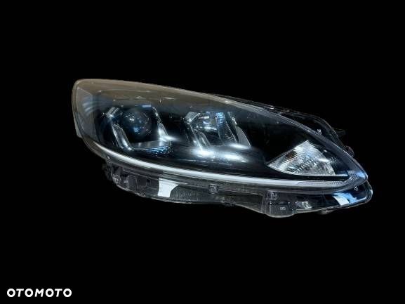 lampa przednia przód prawa ford kuga iii 2023