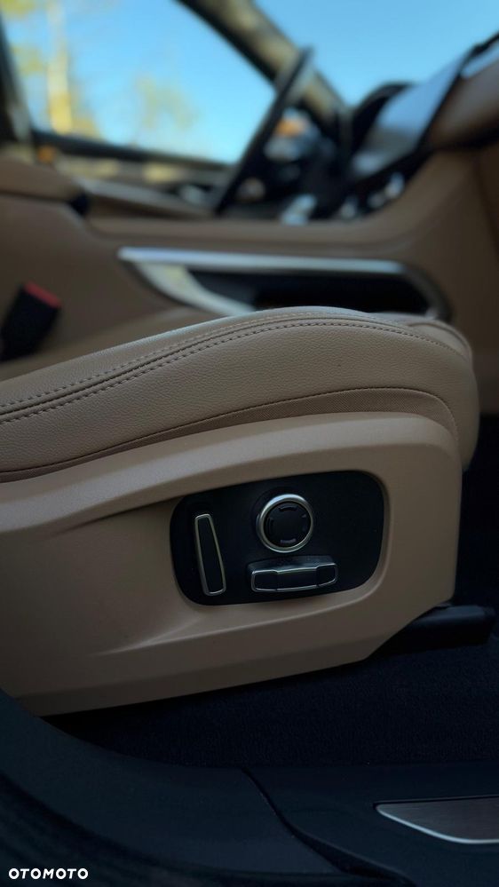 Jaguar F-Pace - 11