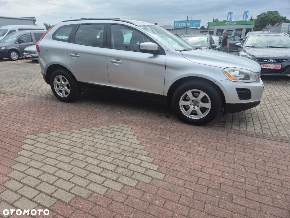 Volvo XC 60 D3 AWD Momentum - 4