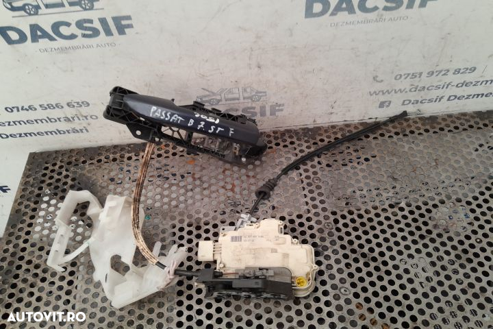 Broasca usa fata stanga 3C1837015A Volkswagen VW Passat B7  [din 2010 pana  2015] seria Variant wag - 2