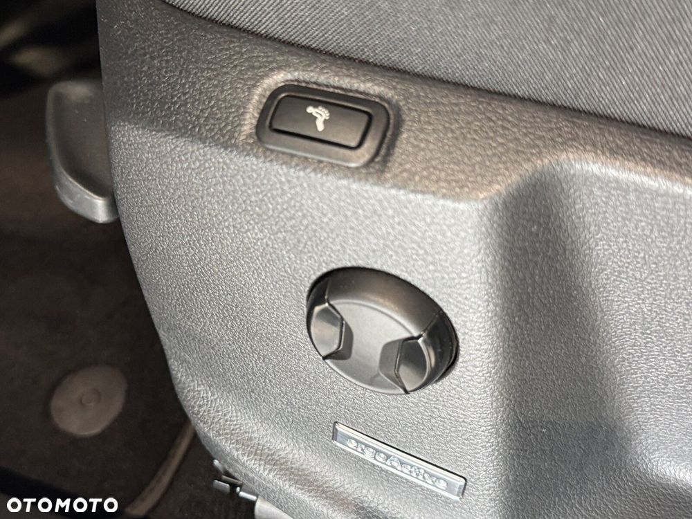 Volkswagen Touran - 24