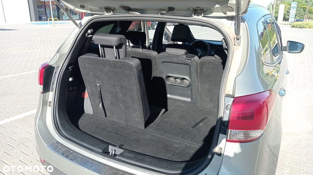 Kia Carens 1.7 CRDi XL 7os - 10