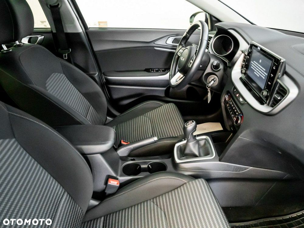 Kia XCeed 1.5 T-GDI M - 21