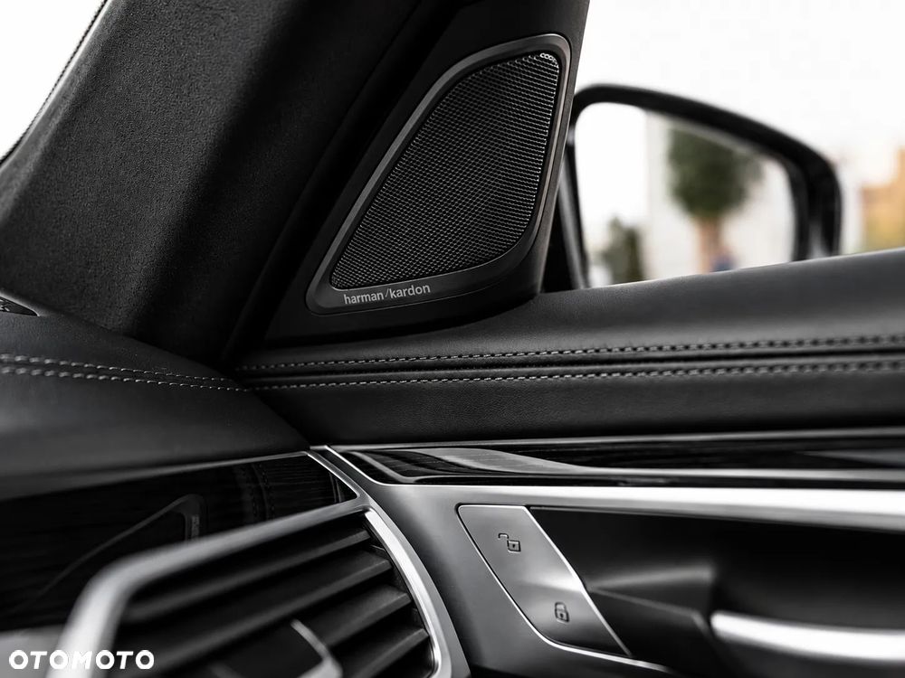 BMW Seria 7 750i xDrive - 25