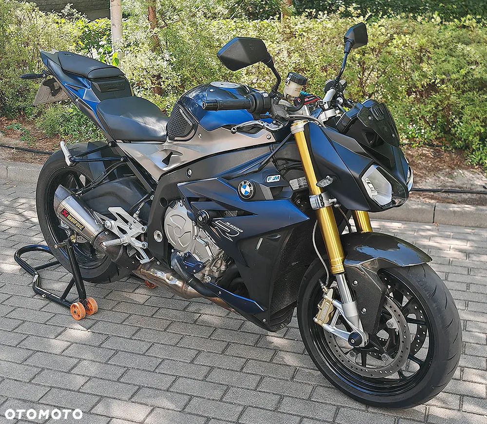 BMW S - 22
