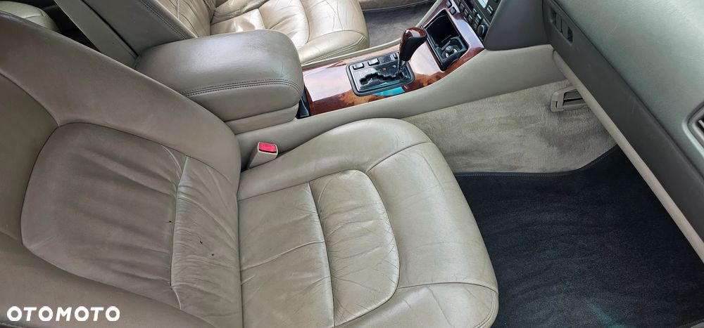 Lexus LS - 30