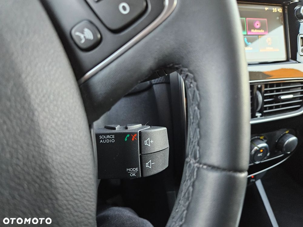 Renault Clio 0.9 Energy TCe Limited - 32