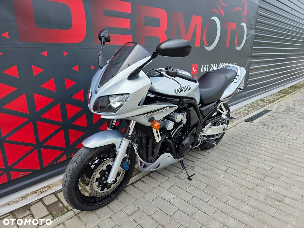 Yamaha FZS - 1