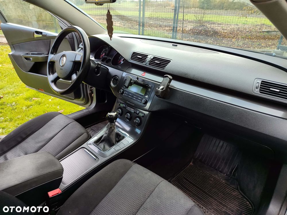 Volkswagen Passat 1.9 TDI Comfortline - 19