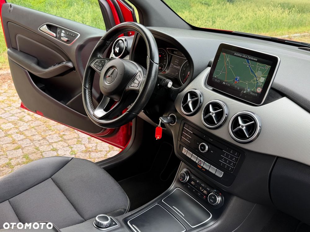 Mercedes-Benz Klasa B 180 7G-DCT UrbanStyle Edition - 20