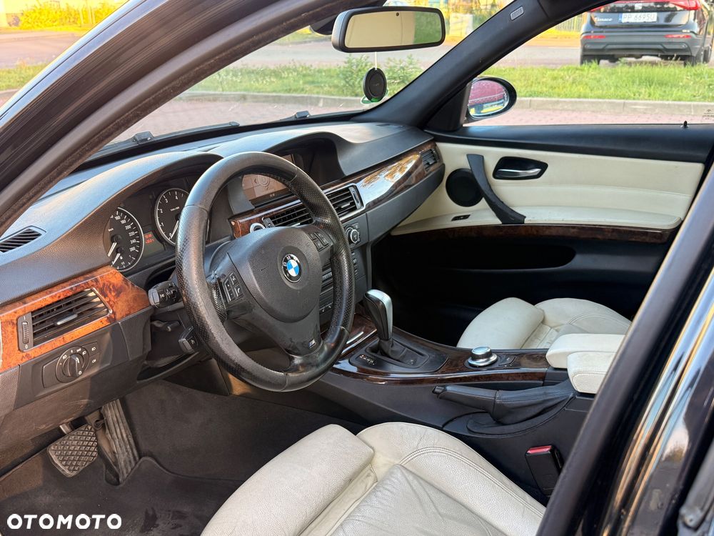 BMW Seria 3 320i - 5