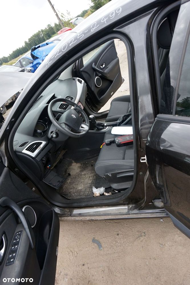 RENAULT MEGANE III PH1 5D HB 2009 NV676 1.9 DCI F9Q870 130KM ND4001 CZARNY na części - 15