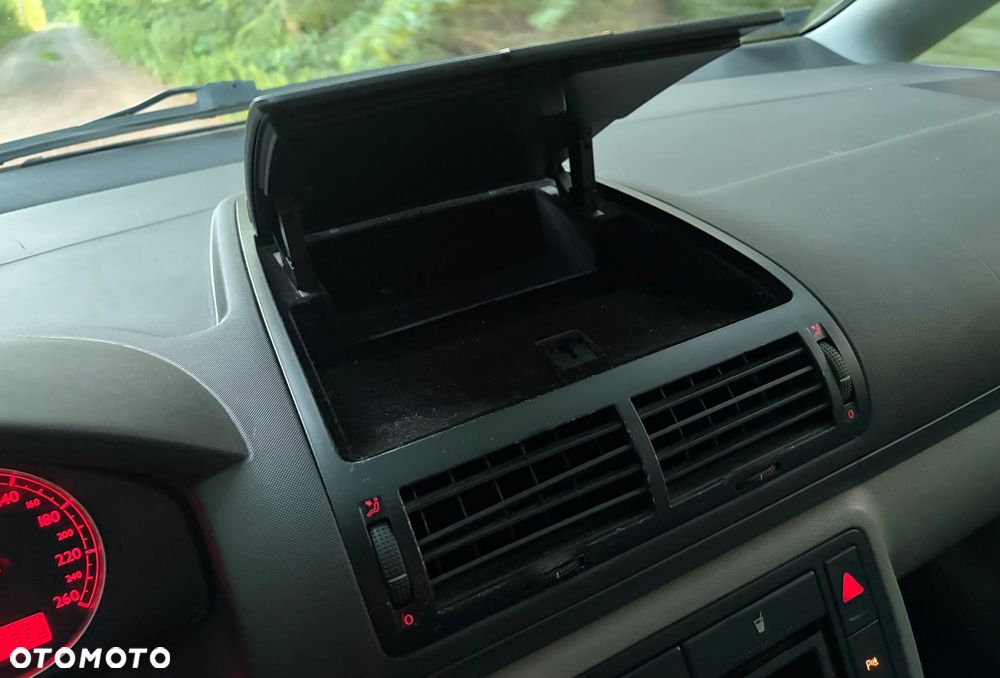 Seat Alhambra 2.0i Comfort - 18