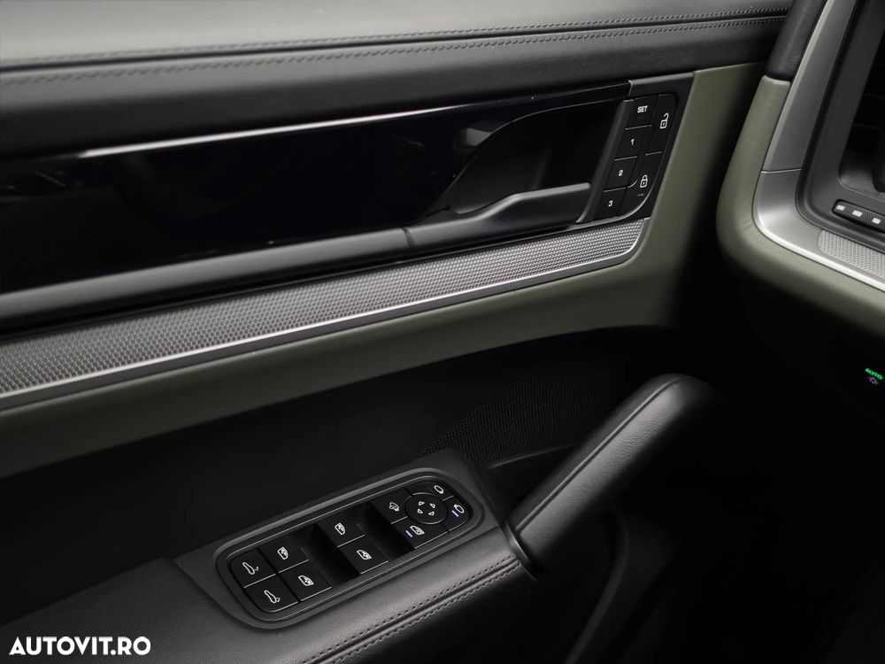 Porsche Cayenne Coupe Black Edition - 21