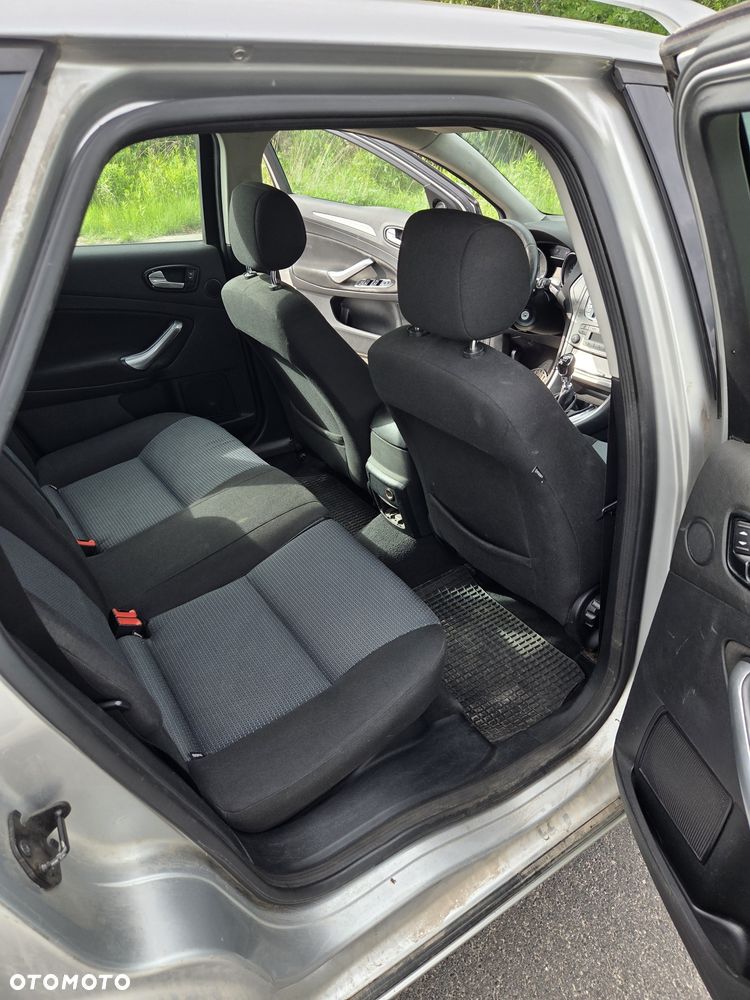 Ford Mondeo - 8