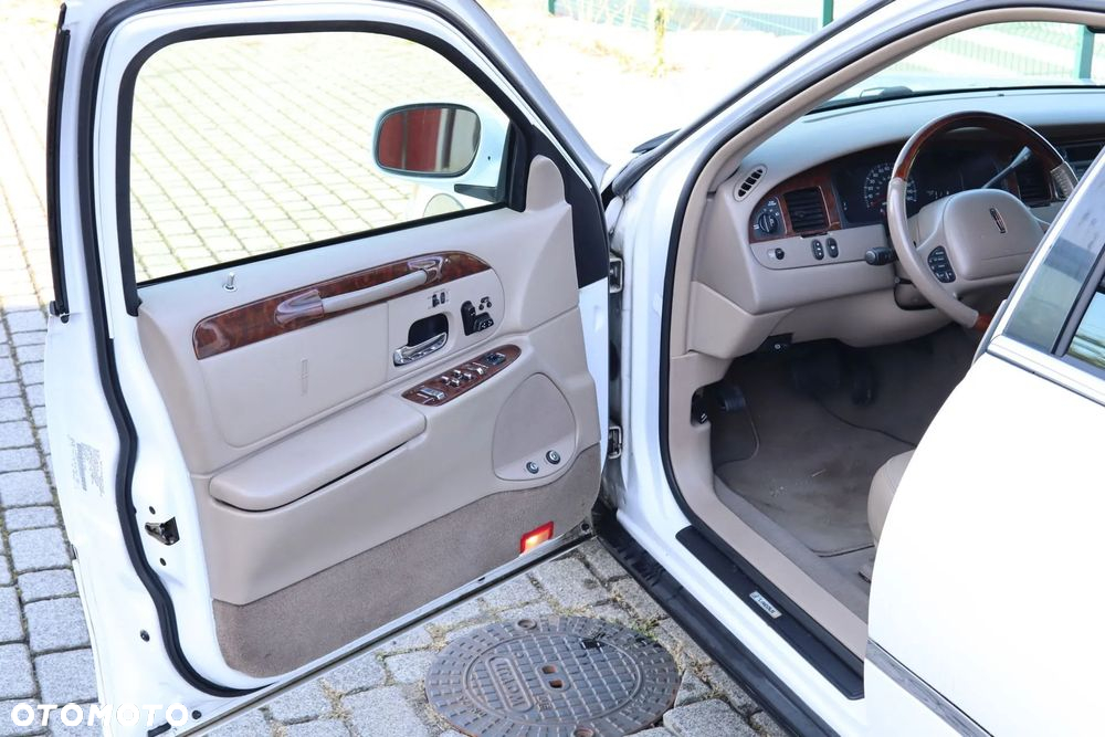 Lincoln Town Car 4.6 Signature - 8