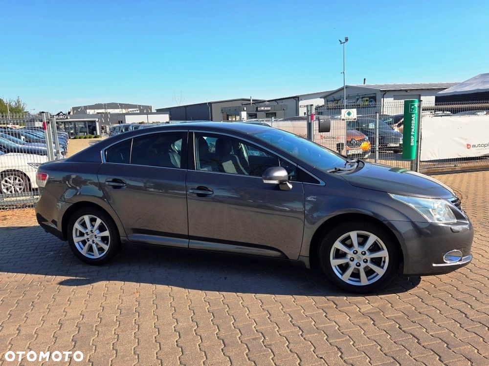 Toyota Avensis 2.2 D-4D Prestige NAVI - 6