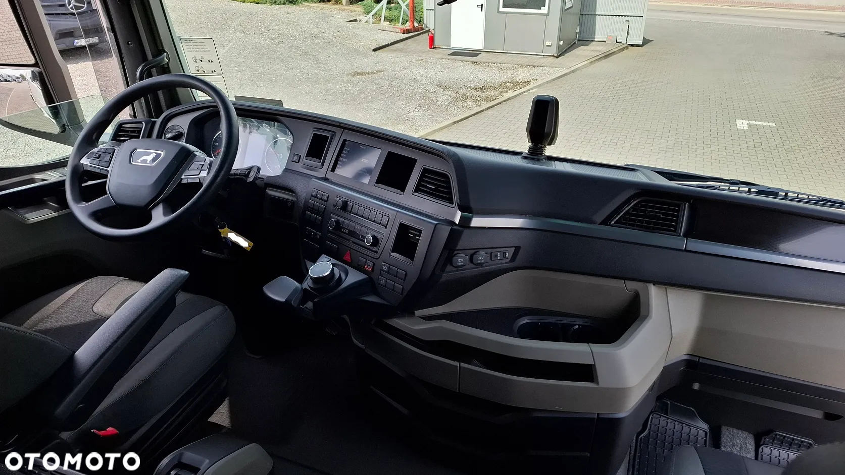 MAN TGX 18.470 GX / BL SA / RETARDER / PEŁNY ADR FL / PRZYSTAWKA PTO / SALON PL - 27