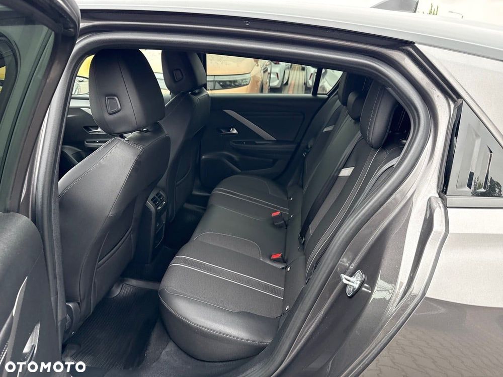 Opel Astra 1.2 T GS S&S - 10