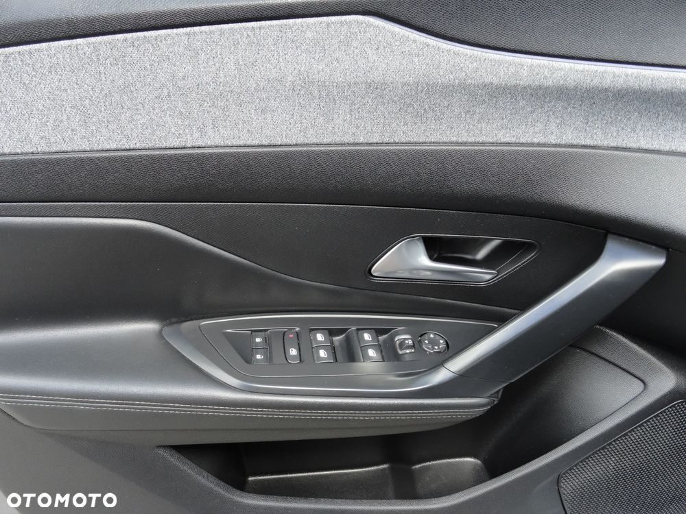 Peugeot 308 BlueHDi 130 EAT8 Stop & Start Allure Pack - 21