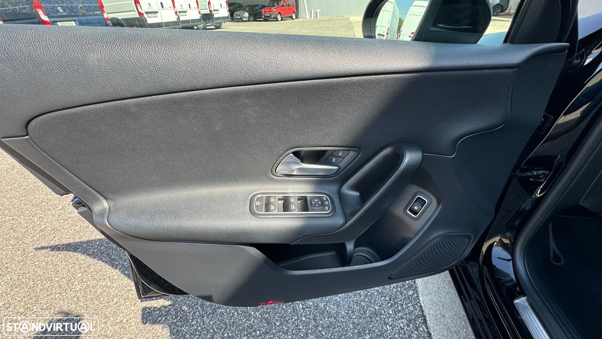 Mercedes-Benz A 250 Limousine e Style Plus - 37