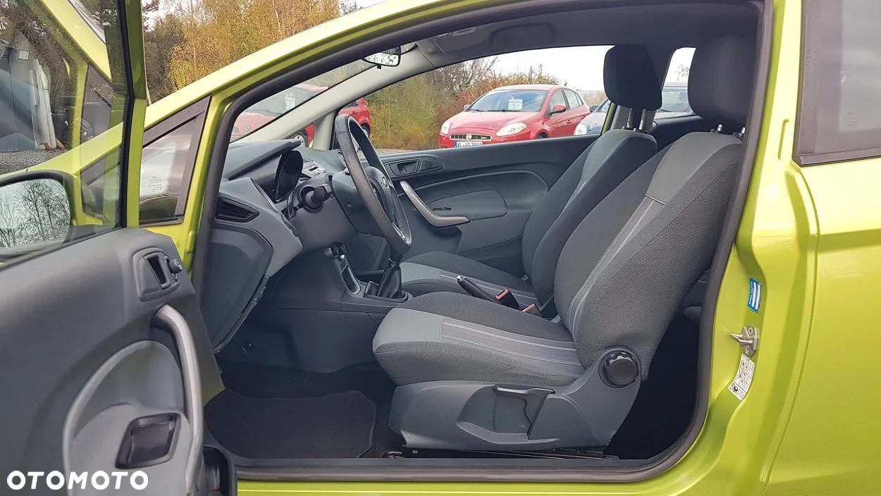 Ford Fiesta 1.25 Ambiente - 25
