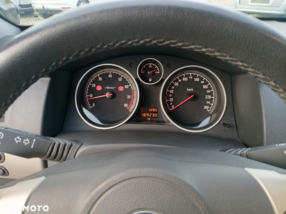 Opel Astra 1.4 Selection 110 Jahre - 13