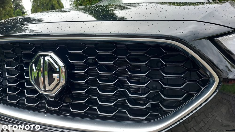 MG ZS - 13
