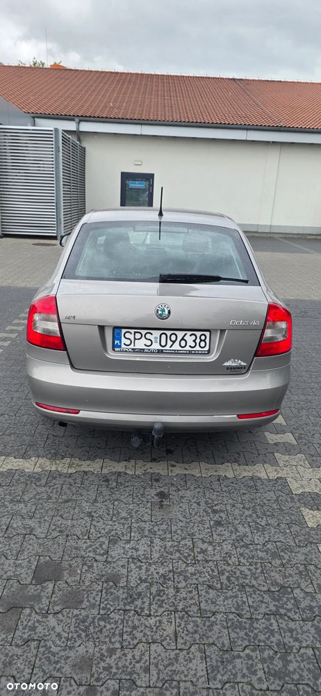 Skoda Octavia 1.6 Ambiente EU5 - 2